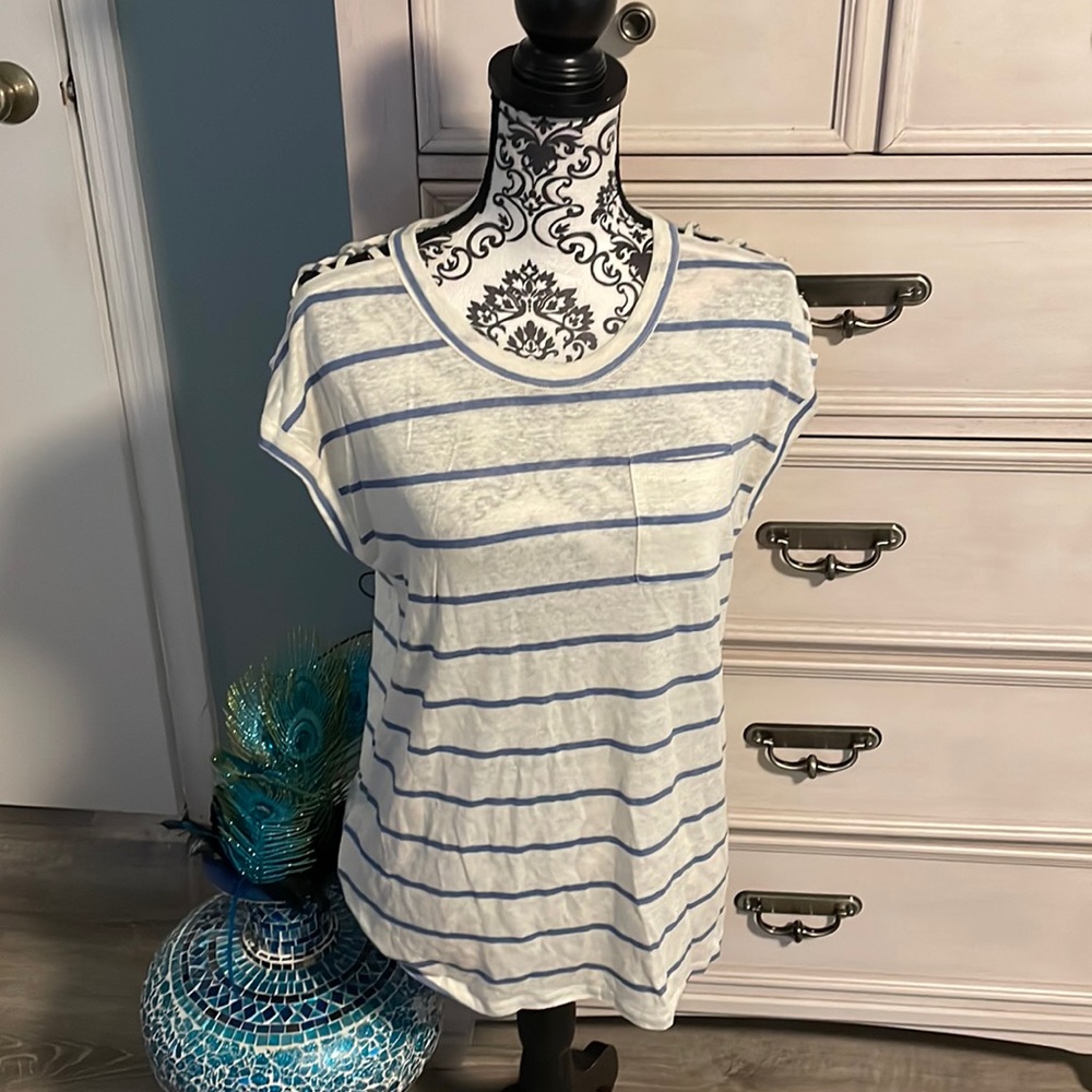 Women’s casual chaser crisscross Lounge flowers medium new with tag